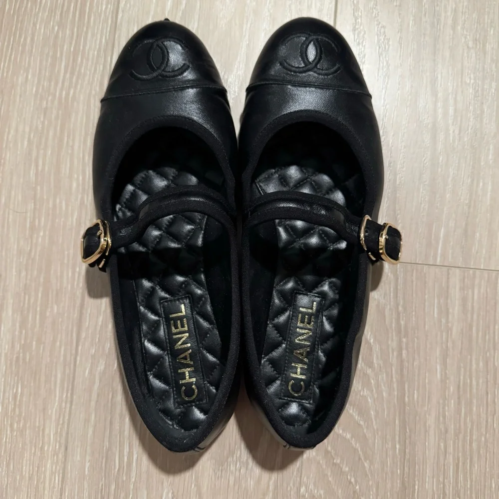 Chanel CC Mary Jane flats - Picture 3 of 11